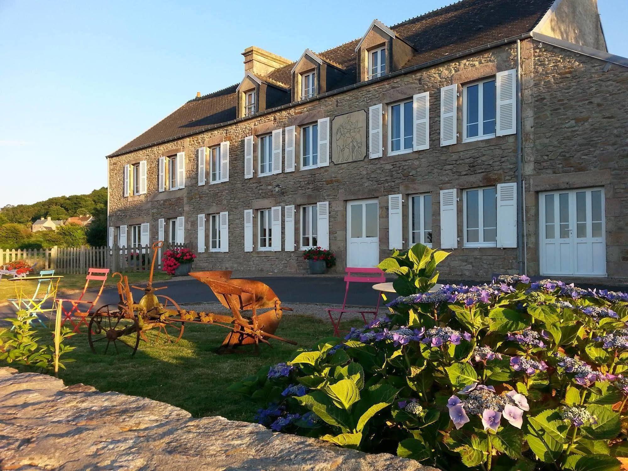 La Roche Du Marais Hotel Omonville-la-Petite Exterior photo