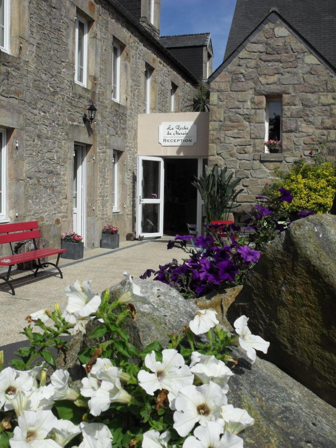 La Roche Du Marais Hotel Omonville-la-Petite Exterior photo
